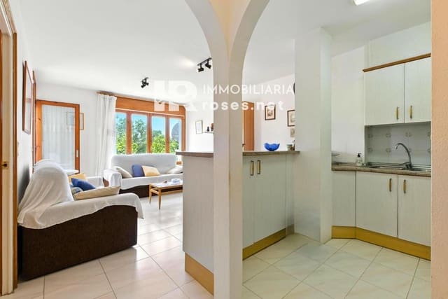 1 slaapkamer Flat te koop in Empuriabrava, Castelló d'Empúries met zwembad - € 120.000 (Ref: 9126945)