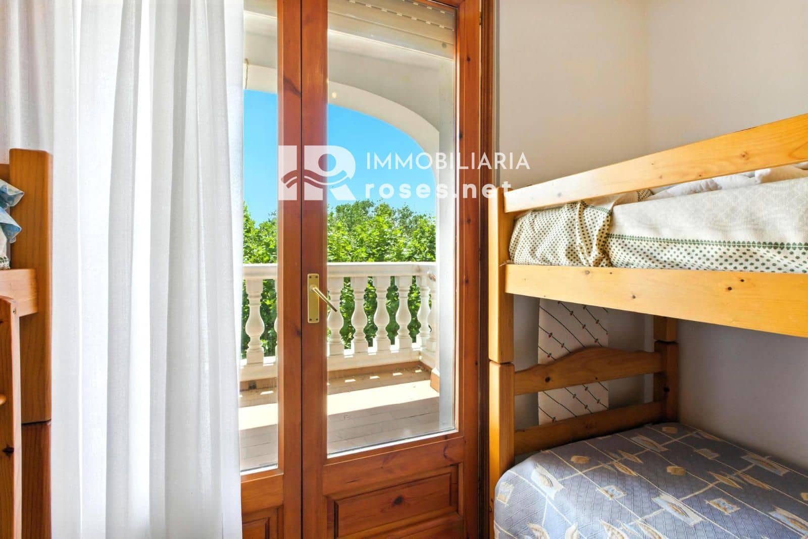 1 slaapkamer Flat te koop in Empuriabrava met zwembad - € 120.000 (Ref: 9126945)