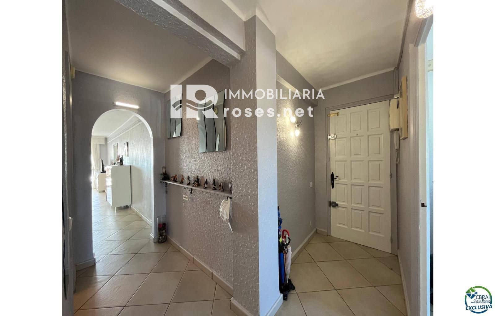 2 bedroom Flat for sale in Empuriabrava - € 325,000 (Ref: 9142015)