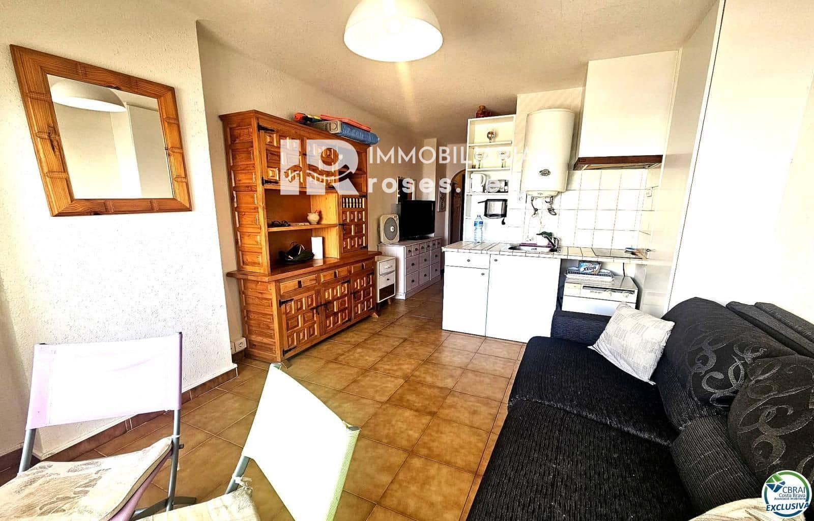 Flat for sale in Empuriabrava - € 128,000 (Ref: 9142016)