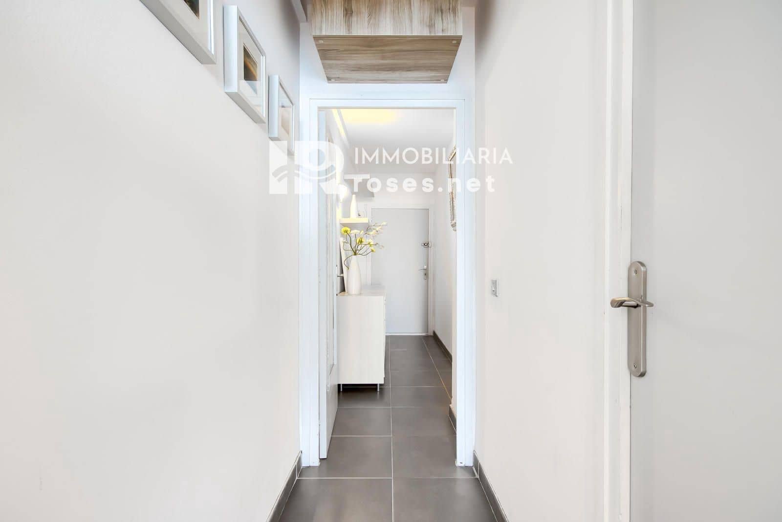 1 bedroom Flat for sale in Roses - € 214,000 (Ref: 9147691)