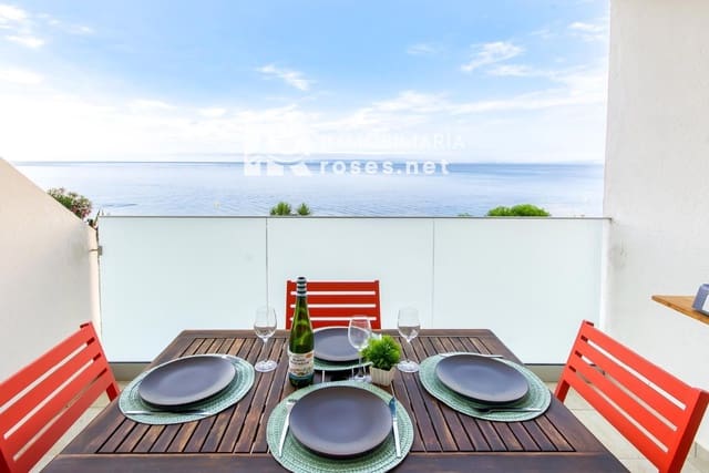 1 bedroom Flat for sale in Roses - € 214,000 (Ref: 9147691)