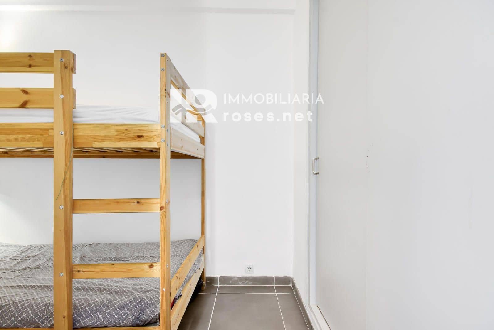 1 bedroom Flat for sale in Roses - € 214,000 (Ref: 9147691)