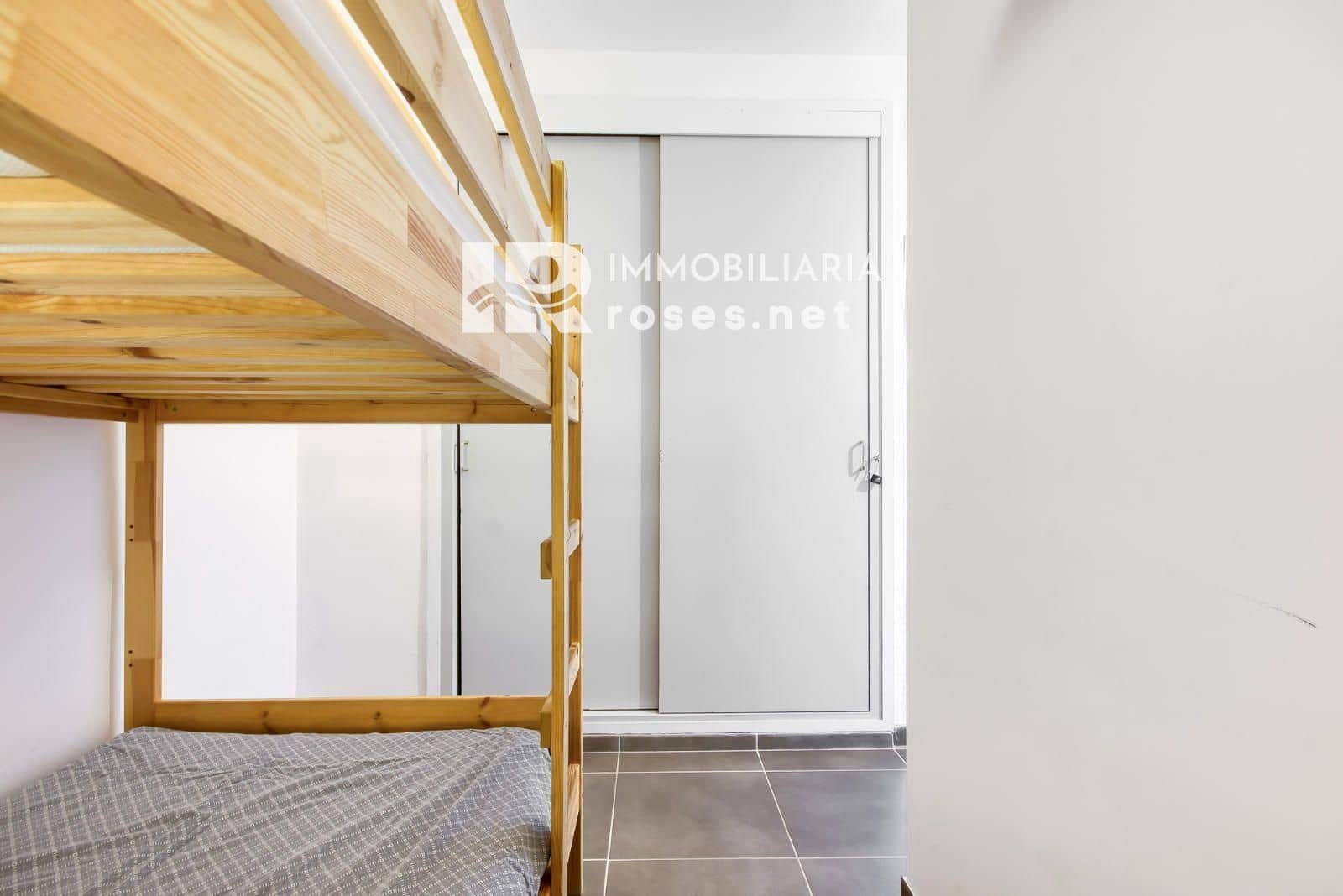 1 bedroom Flat for sale in Roses - € 214,000 (Ref: 9147691)