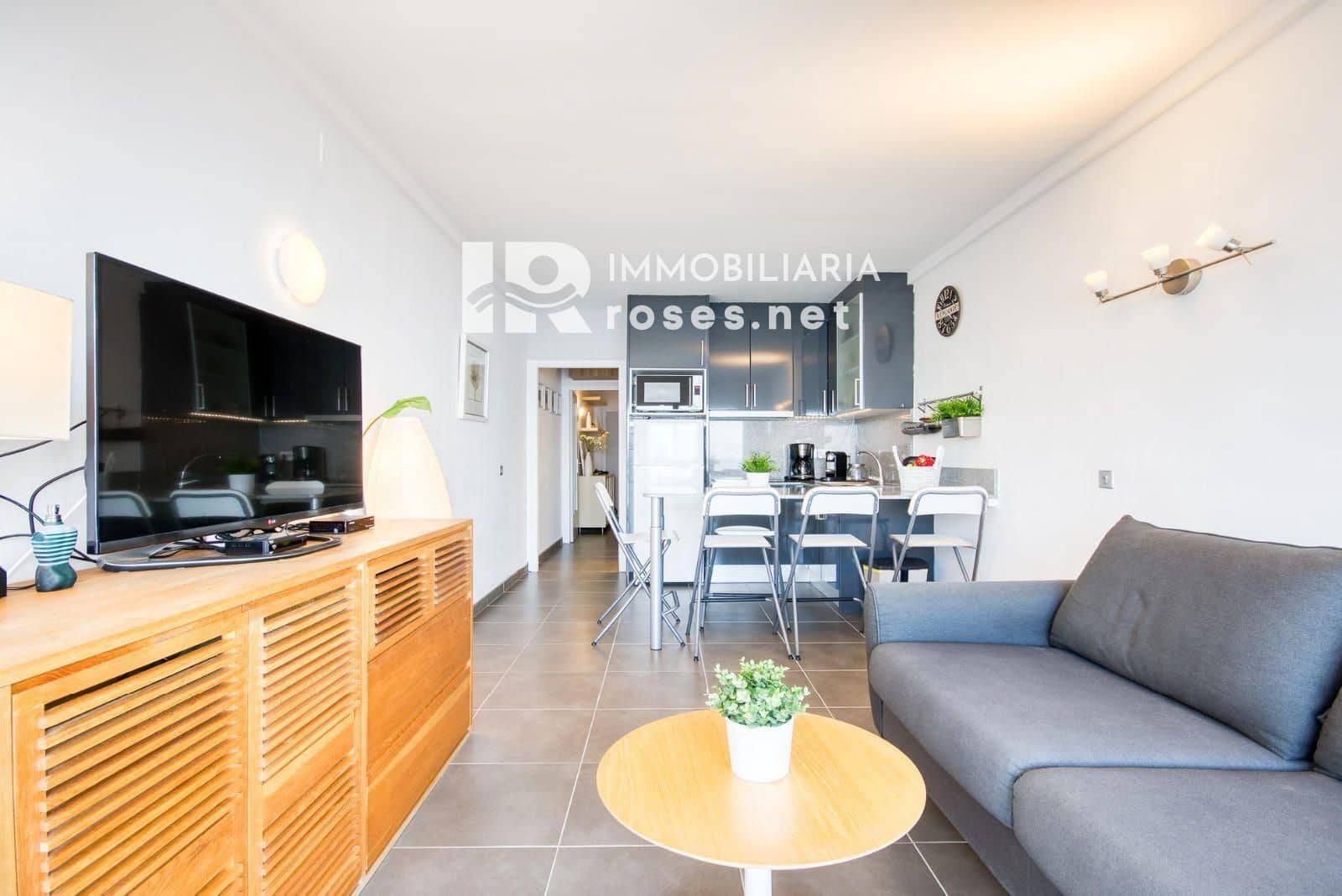 1 bedroom Flat for sale in Roses - € 214,000 (Ref: 9147691)