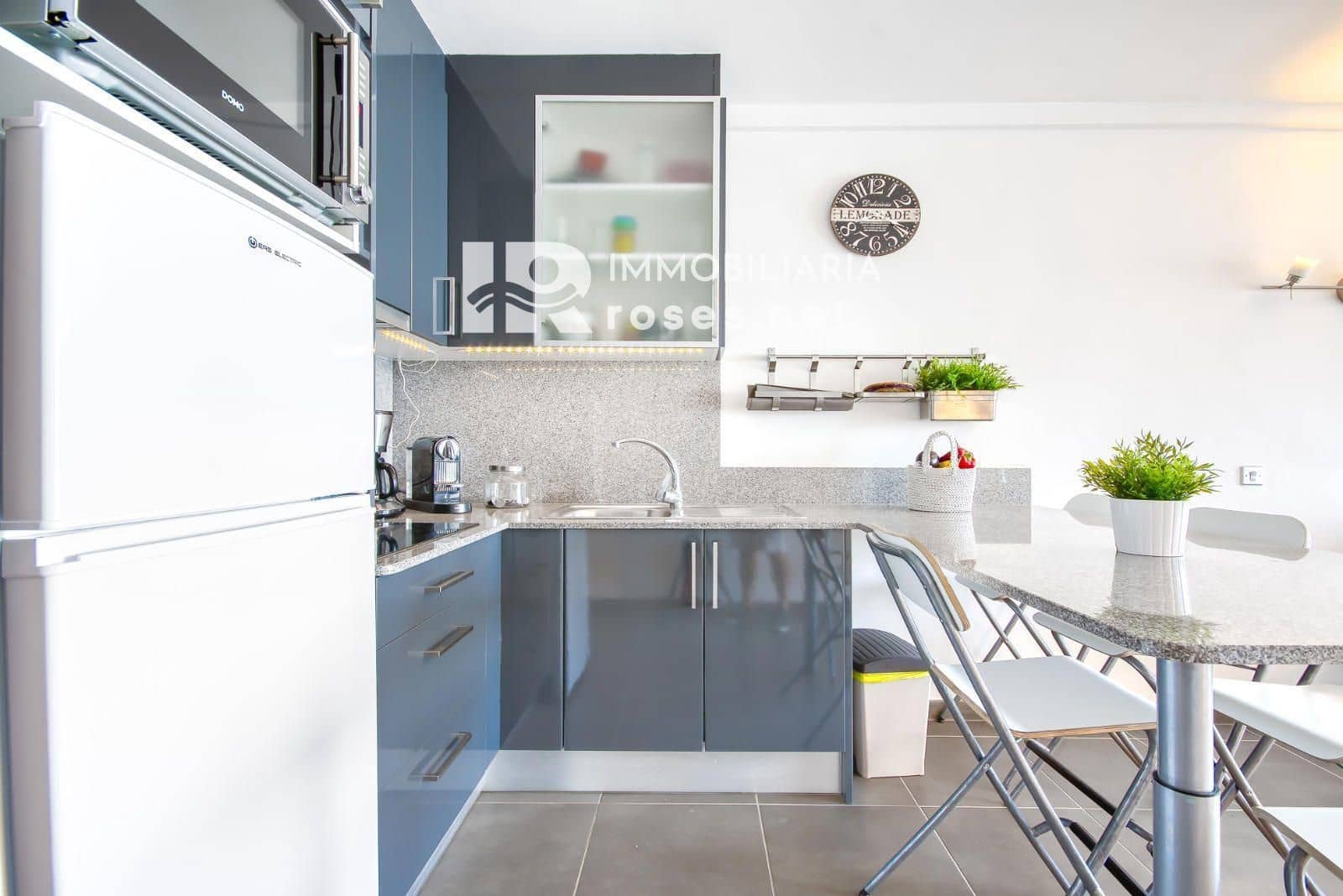 1 bedroom Flat for sale in Roses - € 214,000 (Ref: 9147691)