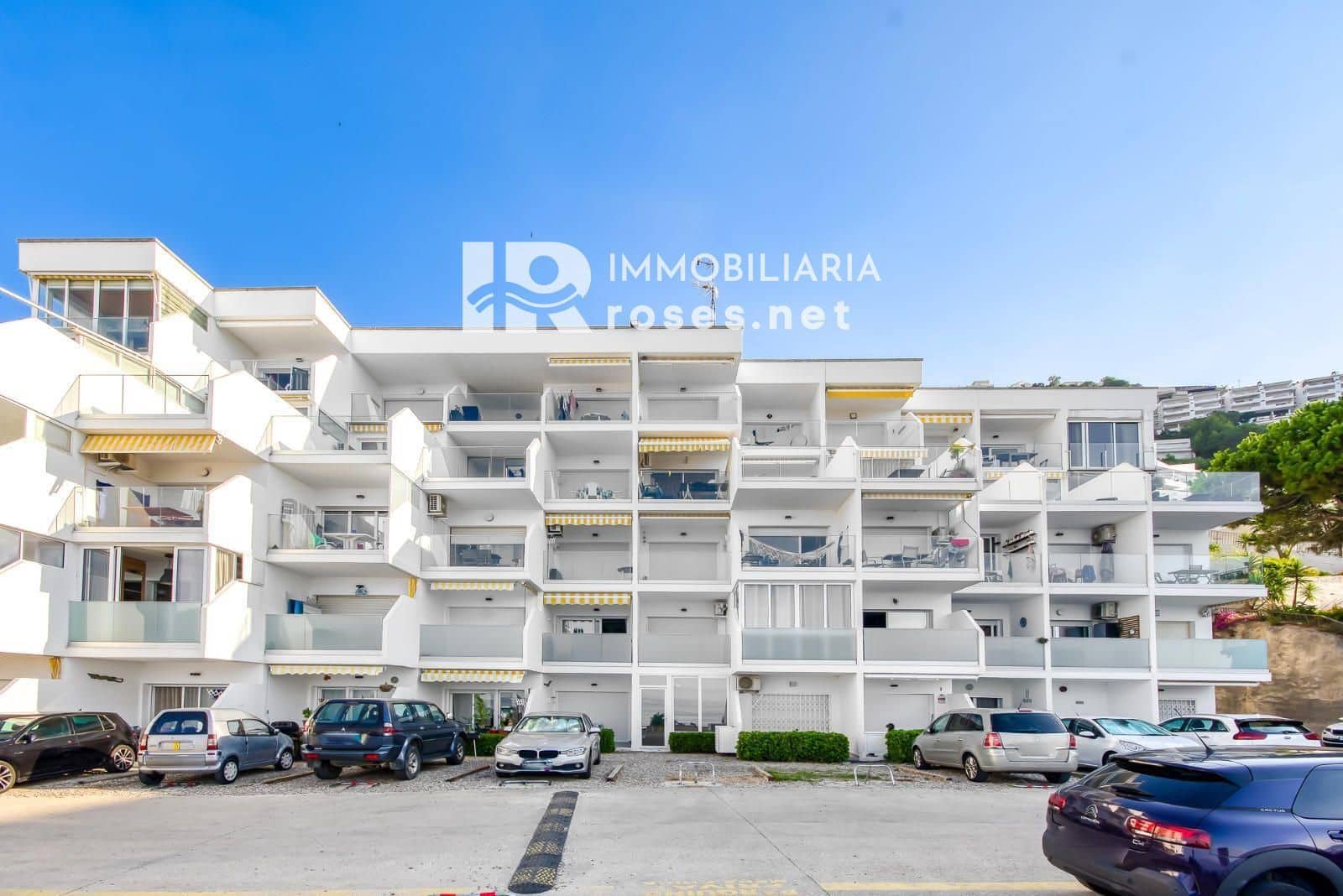 1 bedroom Flat for sale in Roses - € 214,000 (Ref: 9147691)