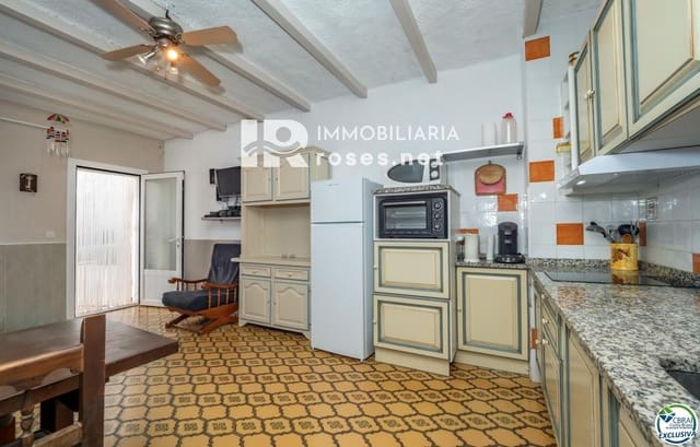 1 bedroom Flat for sale in Empuriabrava, Castelló d'Empúries with pool - € 159,000 (Ref: 9147692)