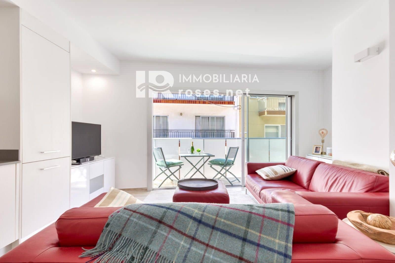 2 slaapkamer Flat te koop in Roses - € 205.000 (Ref: 9147694)