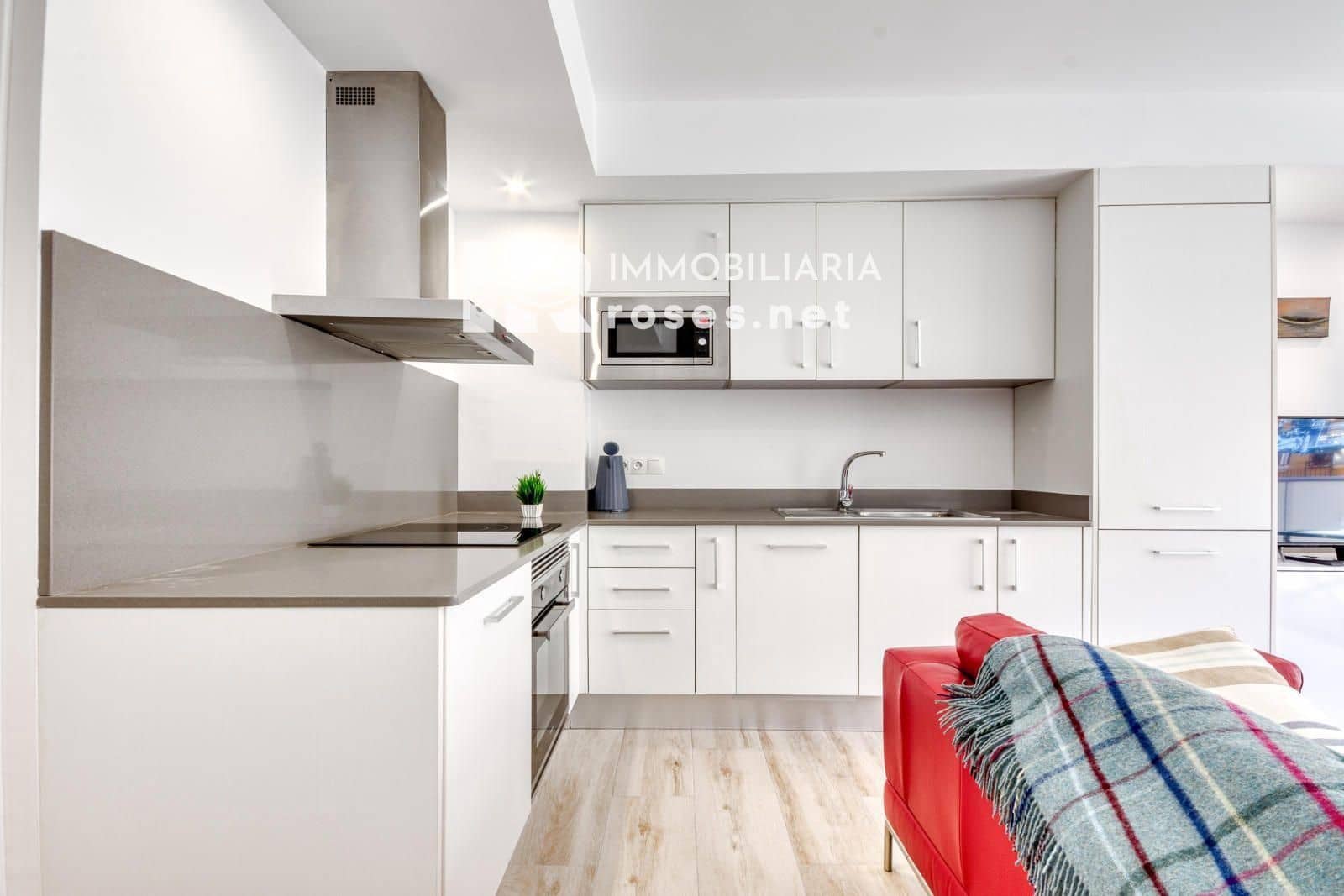 2 slaapkamer Flat te koop in Roses - € 205.000 (Ref: 9147694)