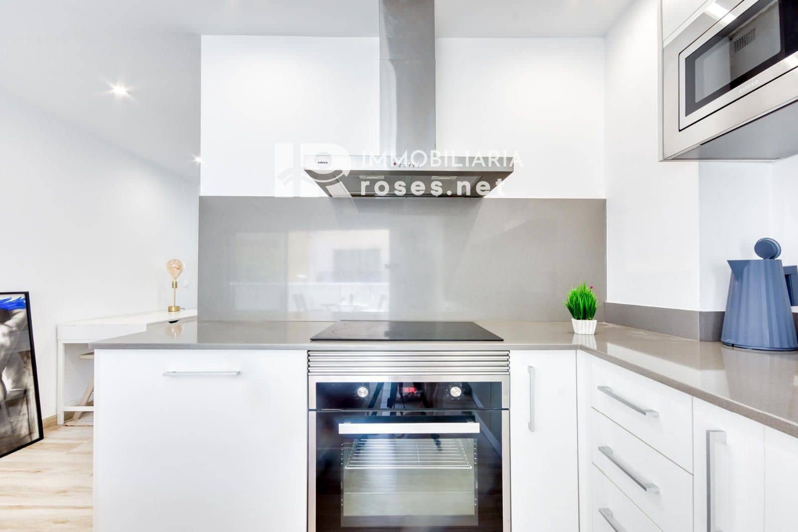 2 slaapkamer Flat te koop in Roses - € 205.000 (Ref: 9147694)