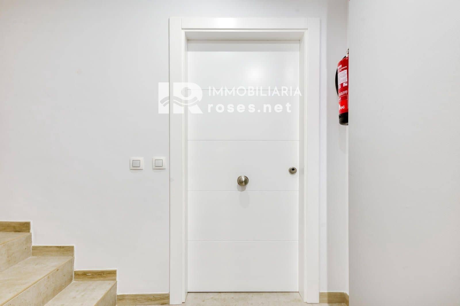 2 slaapkamer Flat te koop in Roses - € 205.000 (Ref: 9147694)