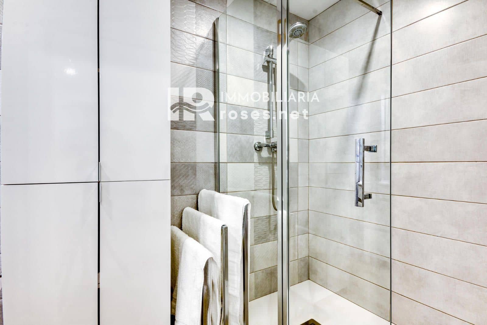 2 slaapkamer Flat te koop in Roses - € 205.000 (Ref: 9147694)