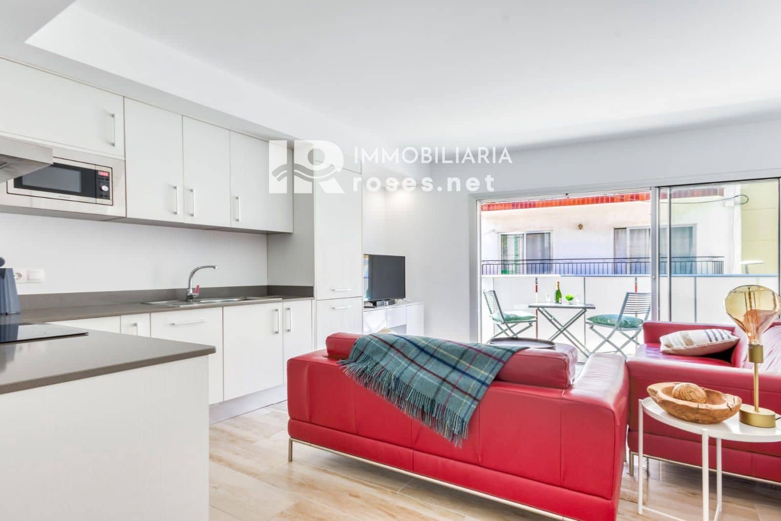 2 slaapkamer Flat te koop in Roses - € 205.000 (Ref: 9147694)