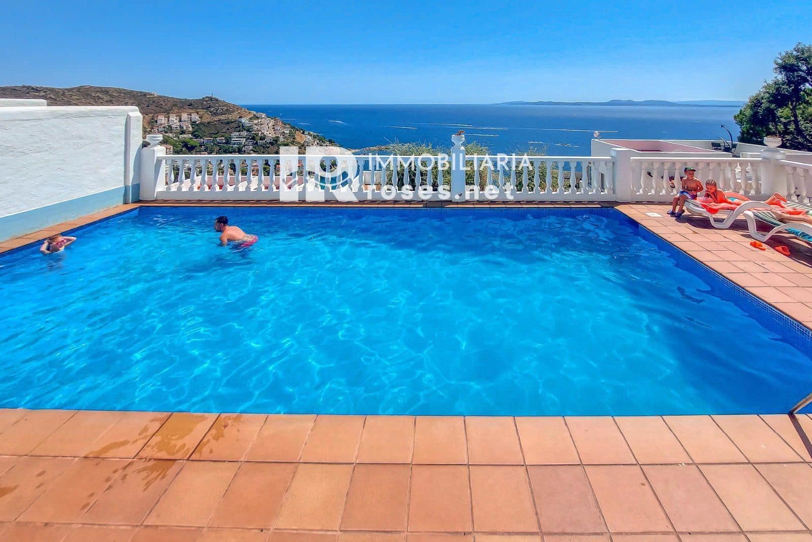 2 chambre Villa/Maison à vendre à Roses avec piscine garage - 325 000 € (Ref: 9164136)