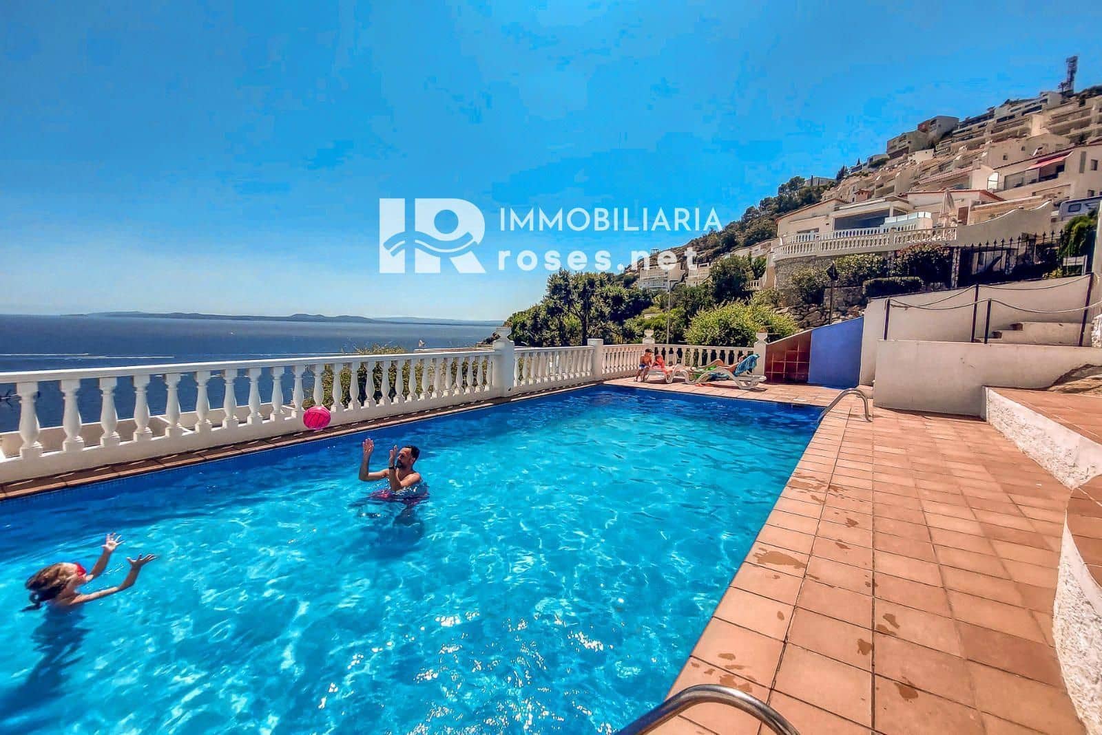 2 chambre Villa/Maison à vendre à Roses avec piscine garage - 325 000 € (Ref: 9164136)