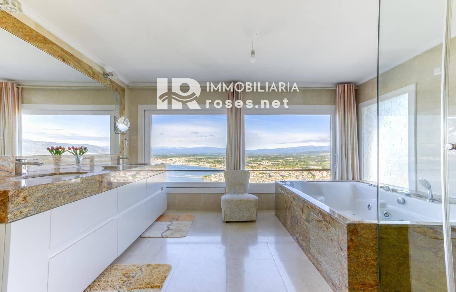 Chalet de 5 habitaciones en Roses en venta con piscina garaje - 945.000 € (Ref: 9164142)