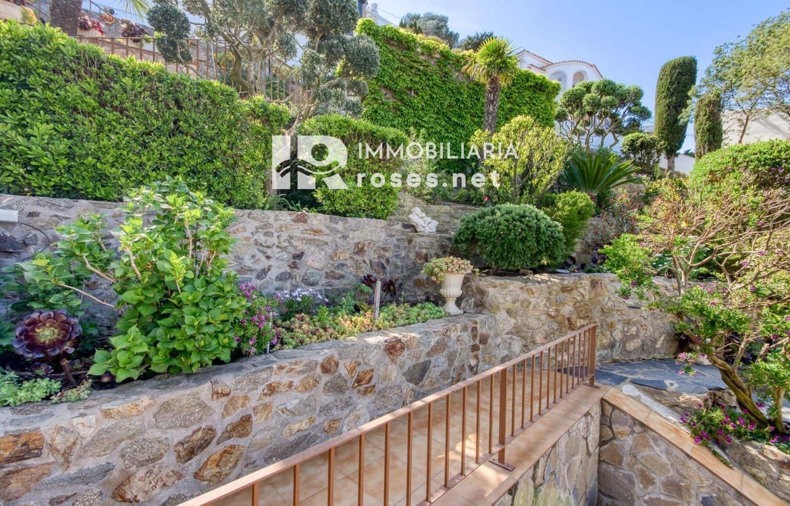 Chalet de 5 habitaciones en Roses en venta con piscina garaje - 945.000 € (Ref: 9164142)