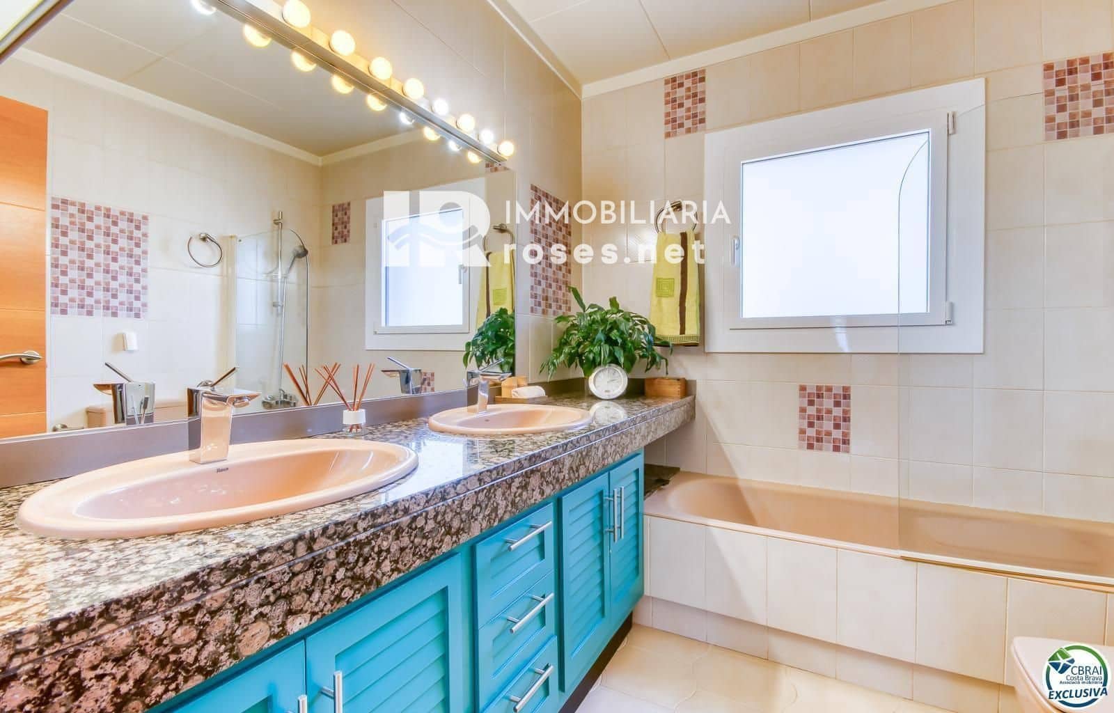 4 slaapkamer Villa te koop in Roses met zwembad garage - € 540.000 (Ref: 9164144)