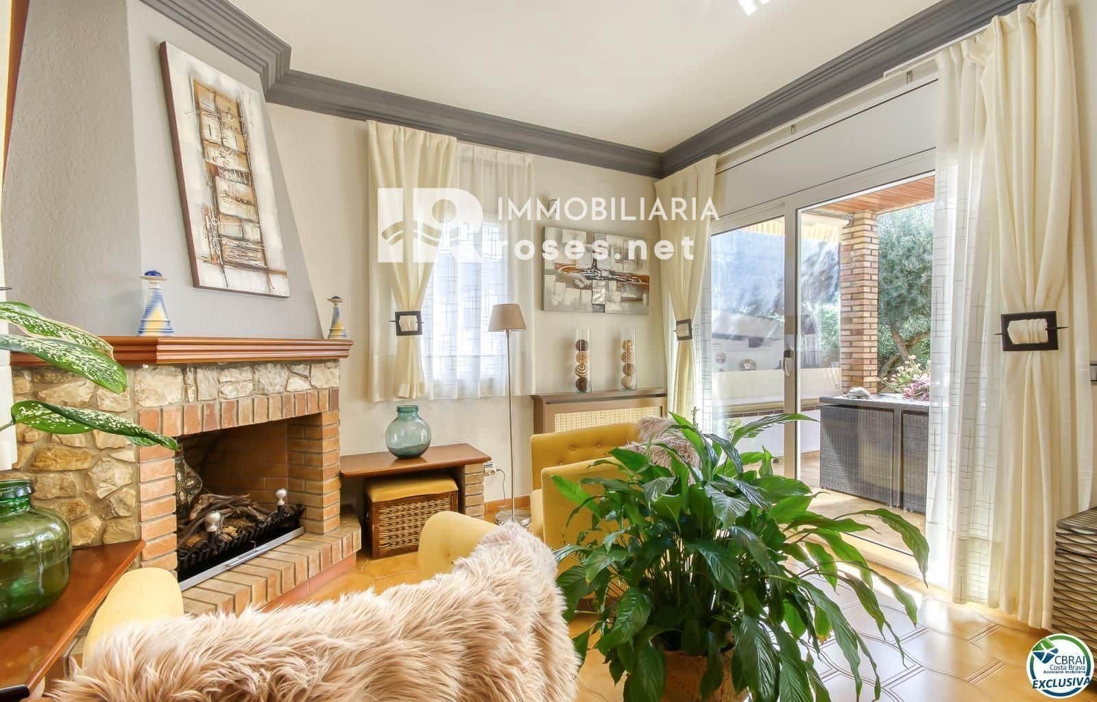 4 slaapkamer Villa te koop in Roses met zwembad garage - € 540.000 (Ref: 9164144)