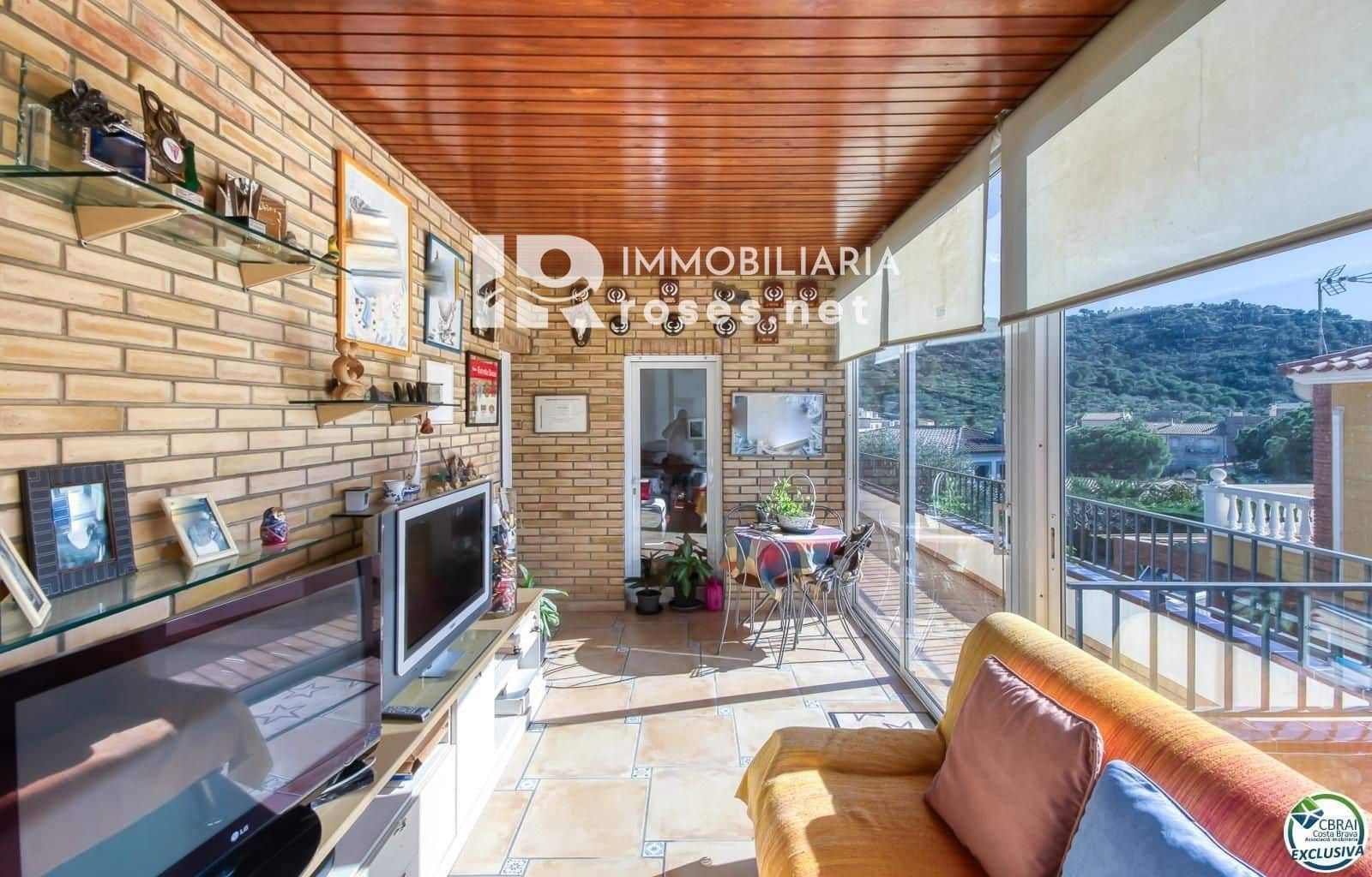 4 slaapkamer Villa te koop in Roses met zwembad garage - € 540.000 (Ref: 9164144)