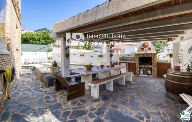 4 slaapkamer Villa te koop in Roses met zwembad garage - € 540.000 (Ref: 9164144)