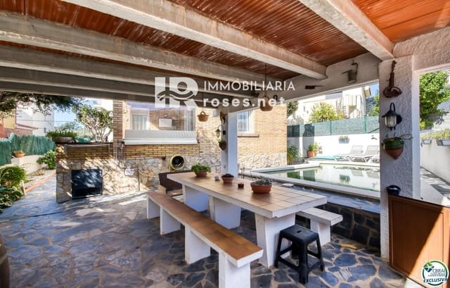 4 slaapkamer Villa te koop in Roses met zwembad garage - € 540.000 (Ref: 9164144)