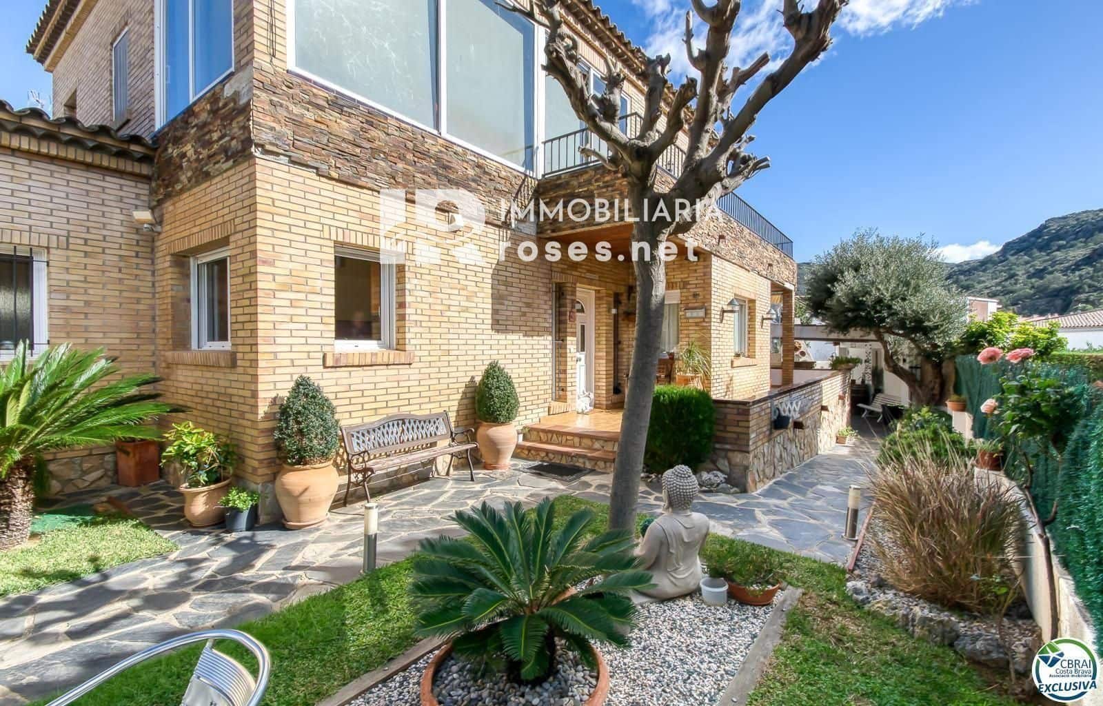 4 slaapkamer Villa te koop in Roses met zwembad garage - € 540.000 (Ref: 9164144)