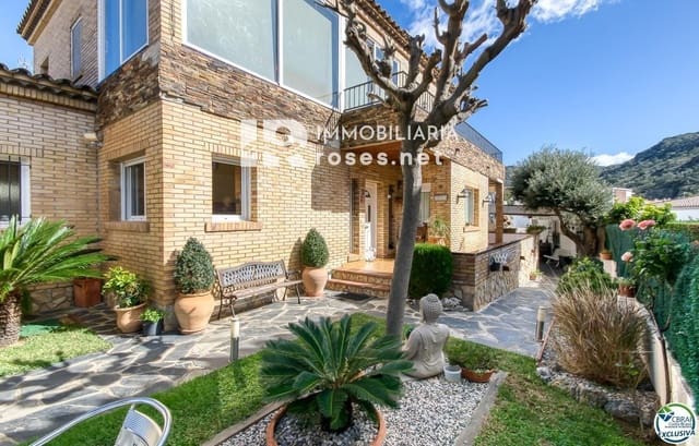 4 slaapkamer Villa te koop in Roses met zwembad garage - € 540.000 (Ref: 9164144)