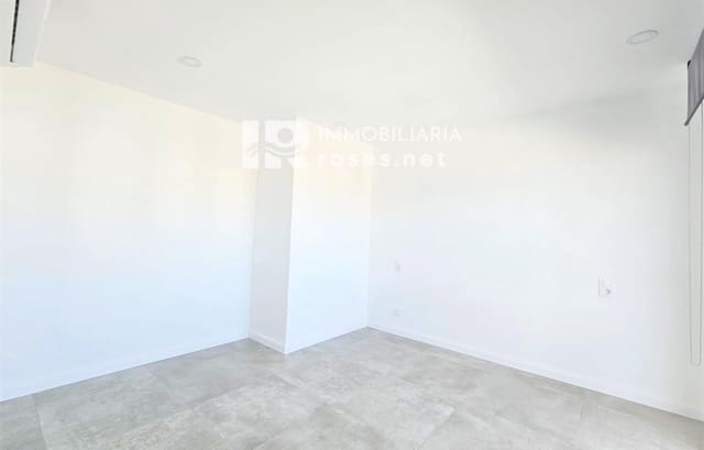 2 slaapkamer Flat te koop in Santa Margarida, Roses - € 345.000 (Ref: 9164146)