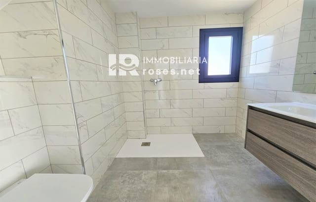 2 slaapkamer Flat te koop in Santa Margarida, Roses - € 345.000 (Ref: 9164146)