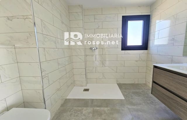 2 slaapkamer Flat te koop in Santa Margarida, Roses - € 345.000 (Ref: 9164146)