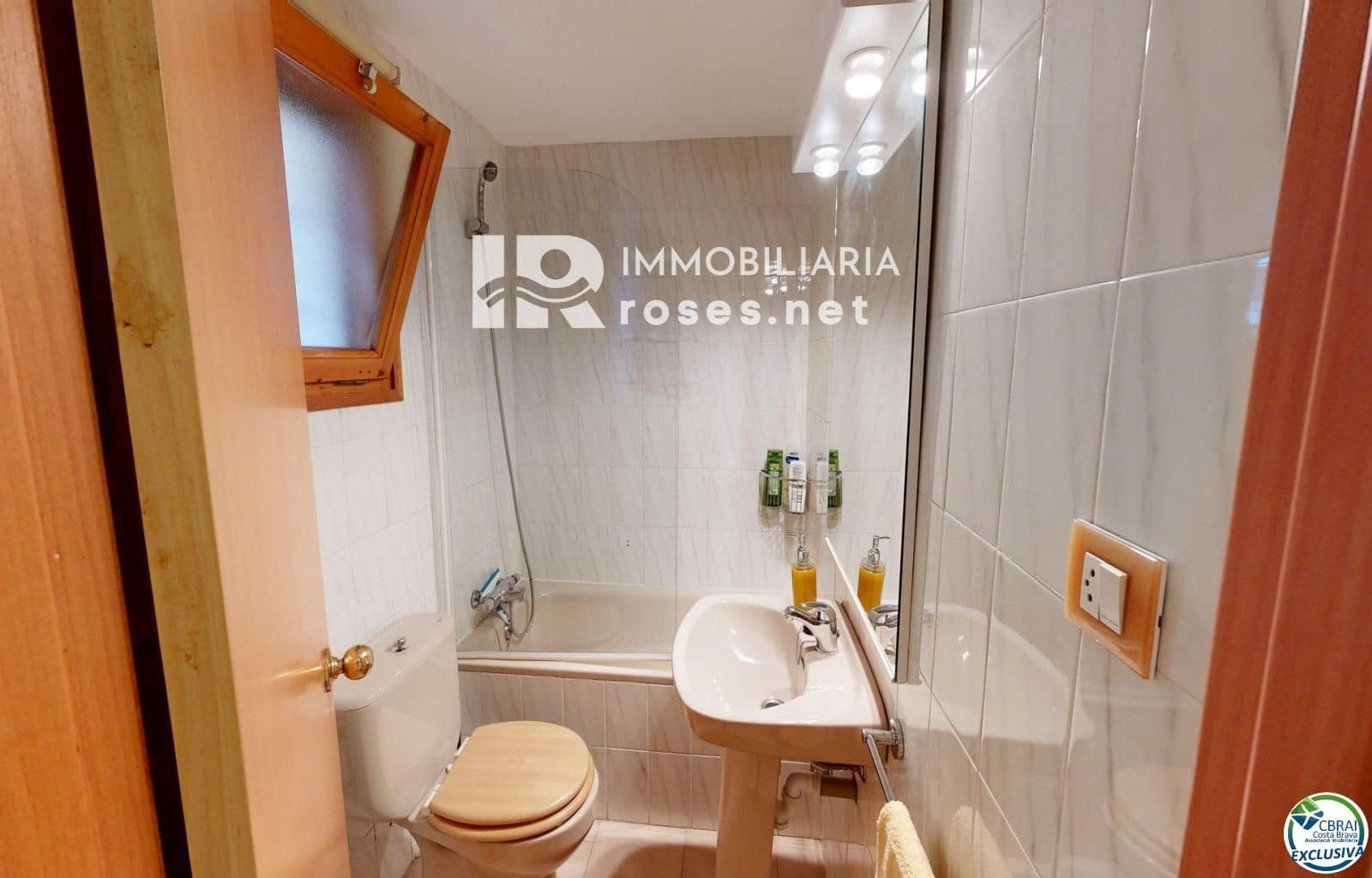 Flat te koop in Roses - € 110.000 (Ref: 9166399)