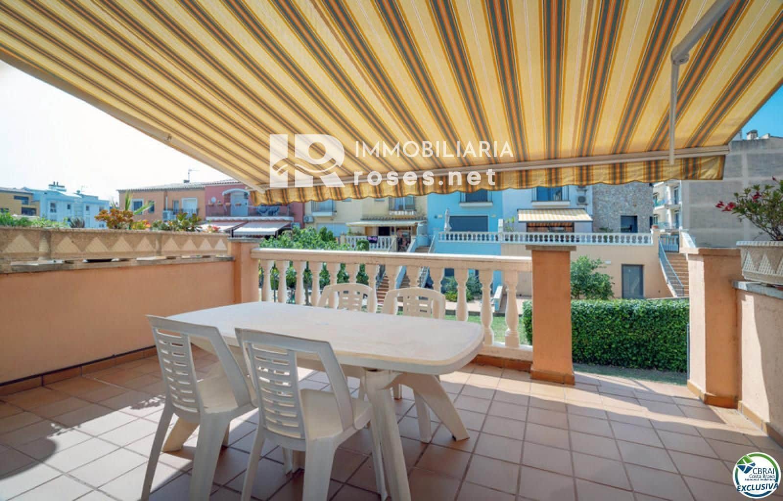 3 soverom Hus til salgs i Empuriabrava med svømmebasseng garasje - € 349 000 (Ref: 9166401)