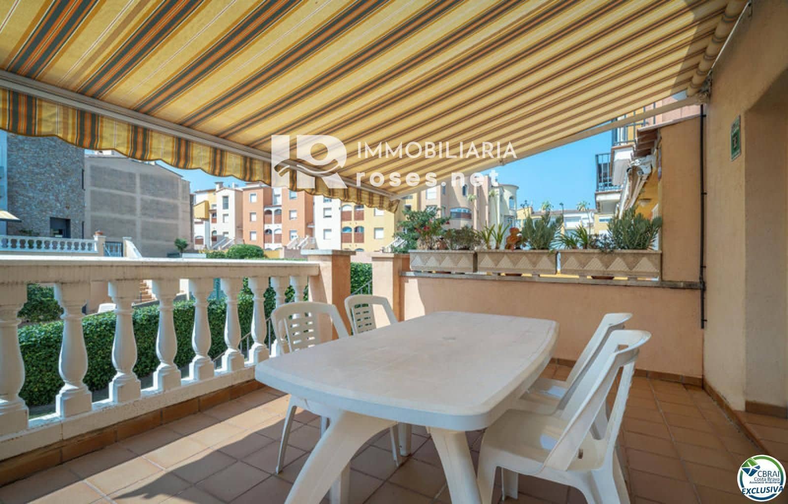 3 soverom Hus til salgs i Empuriabrava med svømmebasseng garasje - € 349 000 (Ref: 9166401)