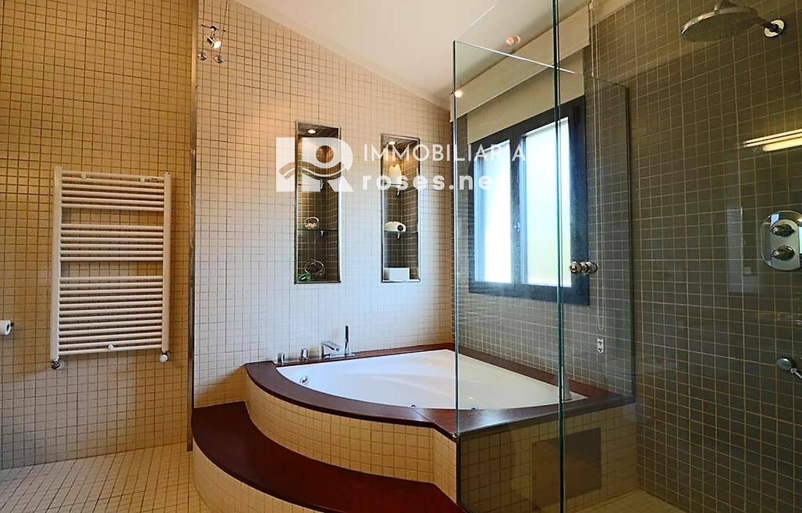 4 sypialnia Willa na sprzedaż w Peralada z basenem garażem - 950 000 € (Ref: 9187208)