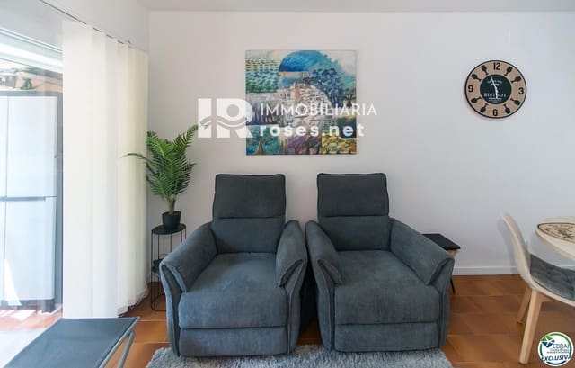 2 bedroom Flat for sale in Empuriabrava, Castelló d'Empúries with pool - € 225,000 (Ref: 9191340)