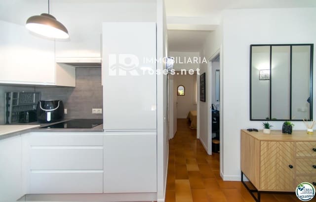 2 bedroom Flat for sale in Empuriabrava, Castelló d'Empúries with pool - € 225,000 (Ref: 9191340)