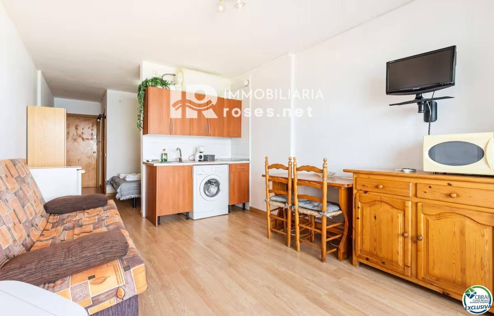 Flat for sale in Empuriabrava - € 129,000 (Ref: 9198094)