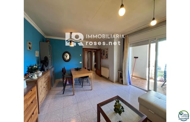 Piso de 4 habitaciones en Figueres en venta - 275.000 € (Ref: 9210396)