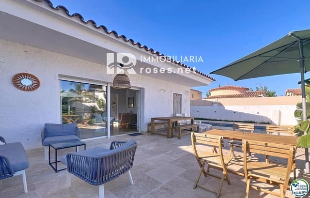 2 sovrum Villa till salu i Empuriabrava, Castelló d'Empúries med pool garage - 399 500 € (Ref: 9247513)