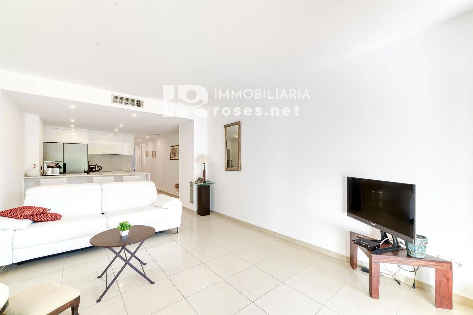 2 slaapkamer Flat te koop in Roses met zwembad - € 480.000 (Ref: 9253744)