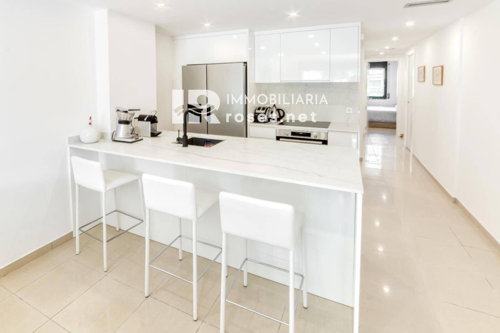 2 slaapkamer Flat te koop in Roses met zwembad - € 480.000 (Ref: 9253744)