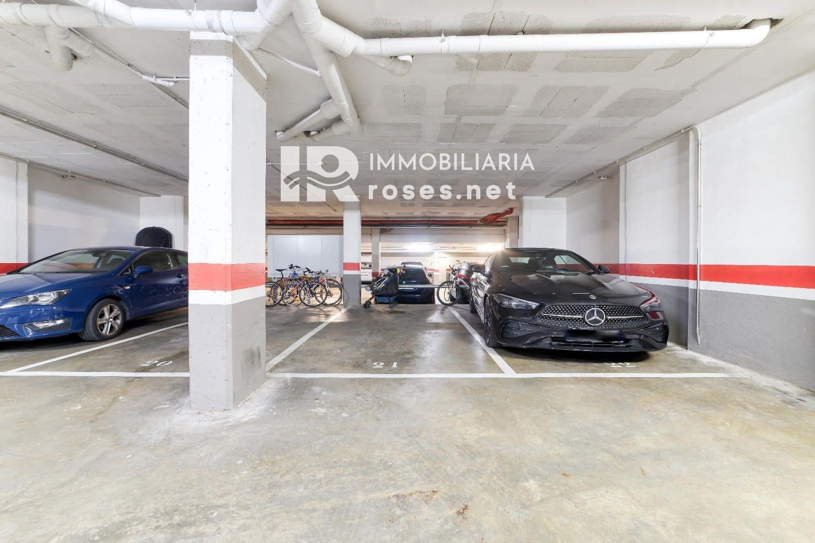 2 slaapkamer Flat te koop in Roses met zwembad - € 480.000 (Ref: 9253744)