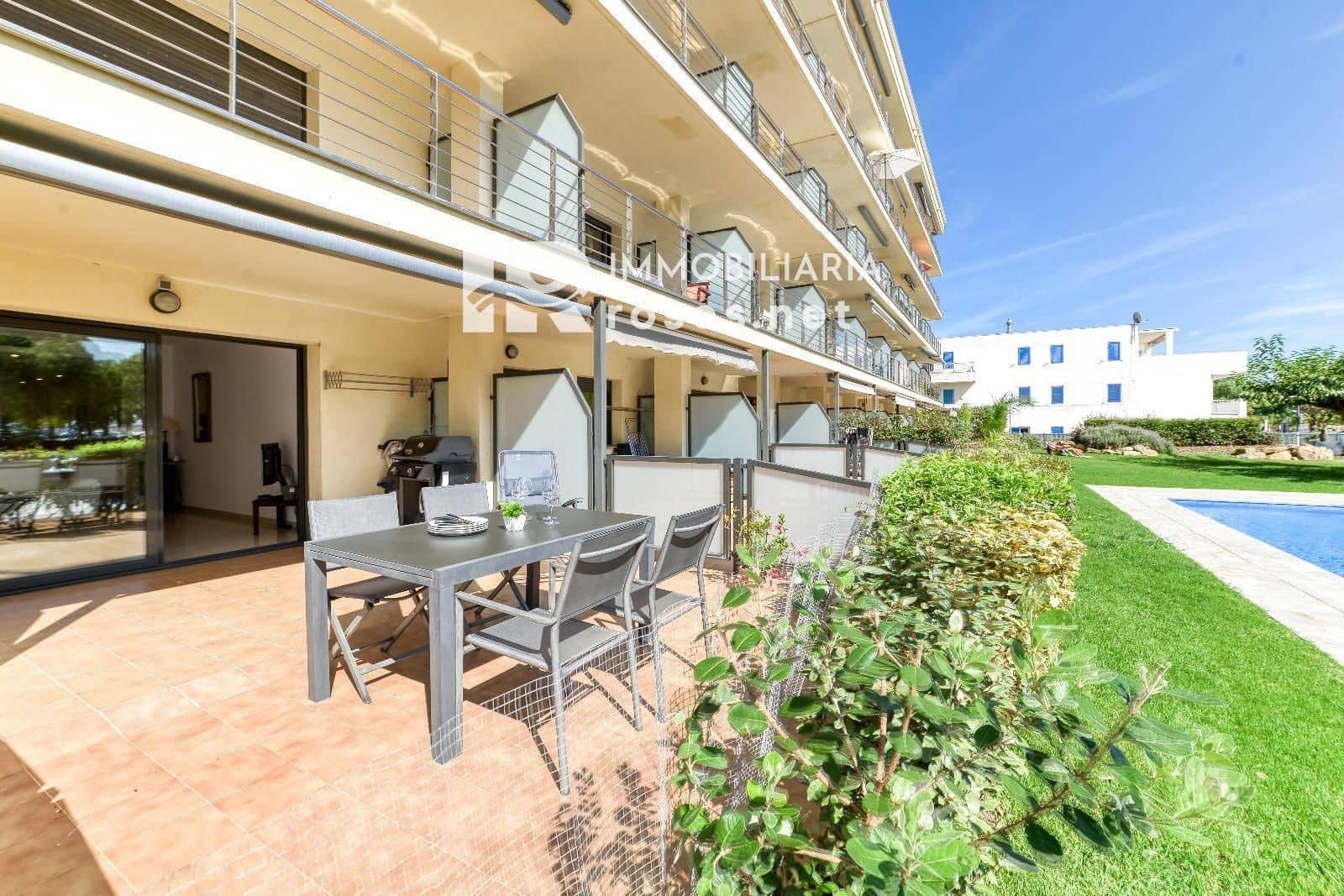 2 slaapkamer Flat te koop in Roses met zwembad - € 480.000 (Ref: 9253744)