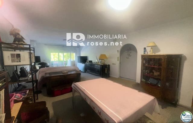 2 bedroom Flat for sale in Empuriabrava, Castelló d'Empúries - € 182,000 (Ref: 9270351)