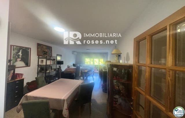 2 bedroom Flat for sale in Empuriabrava, Castelló d'Empúries - € 182,000 (Ref: 9270351)