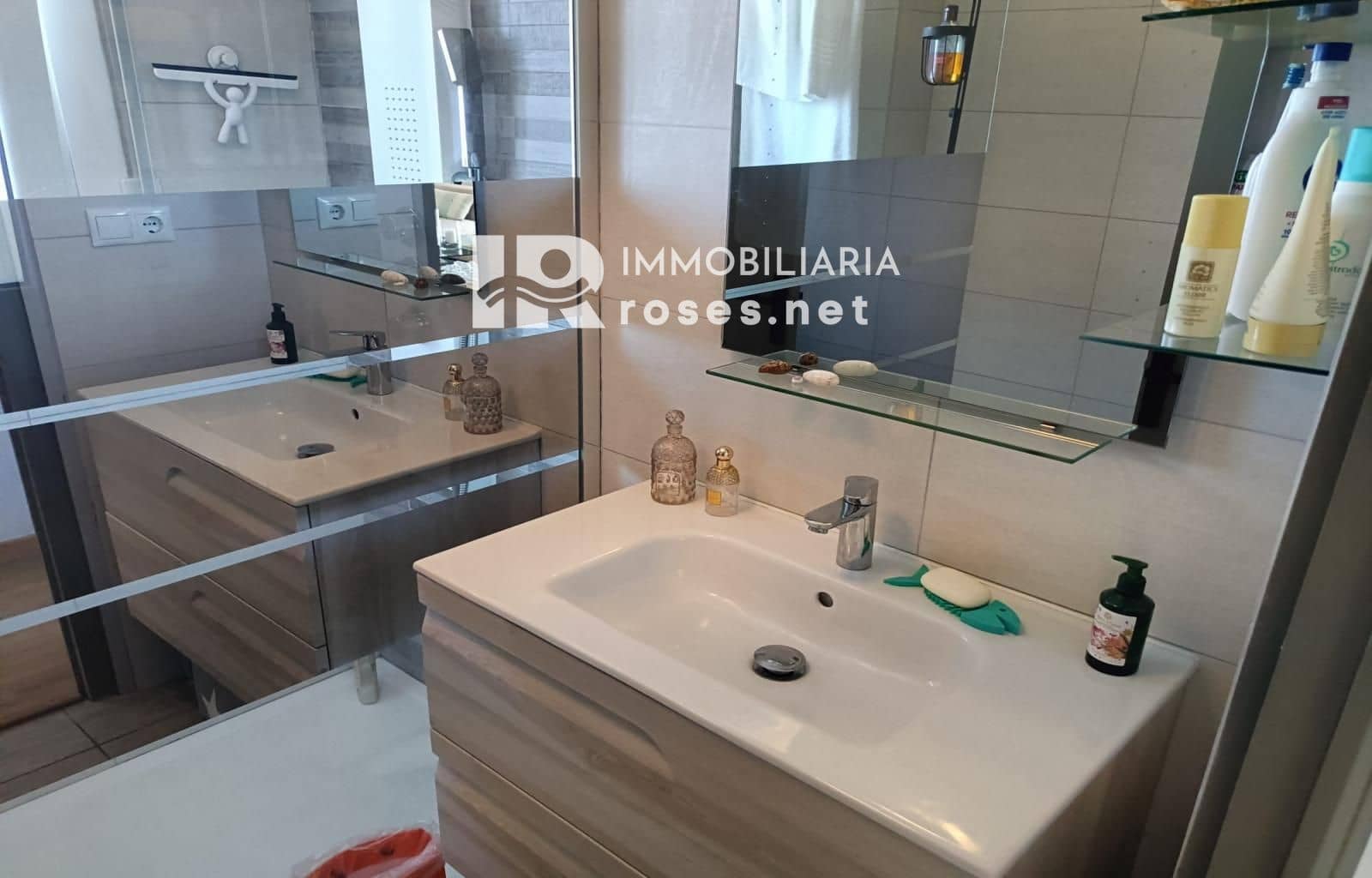2 bedroom Flat for sale in Roses - € 249,000 (Ref: 9292374)