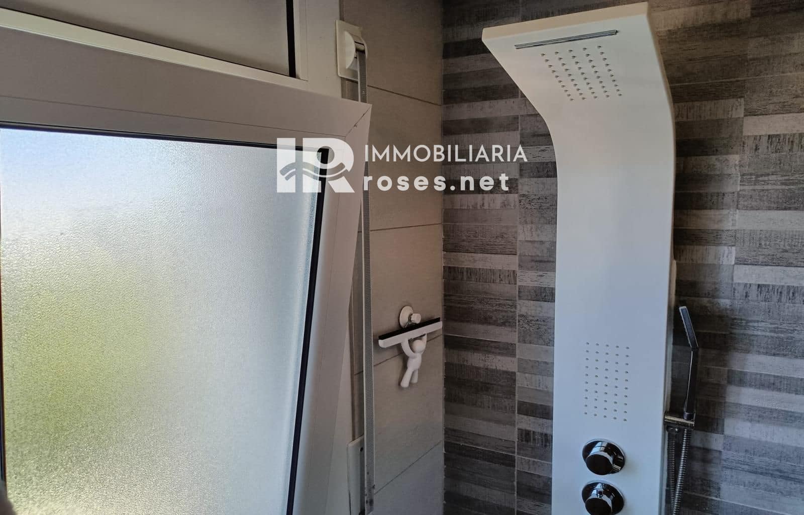 2 bedroom Flat for sale in Roses - € 249,000 (Ref: 9292374)