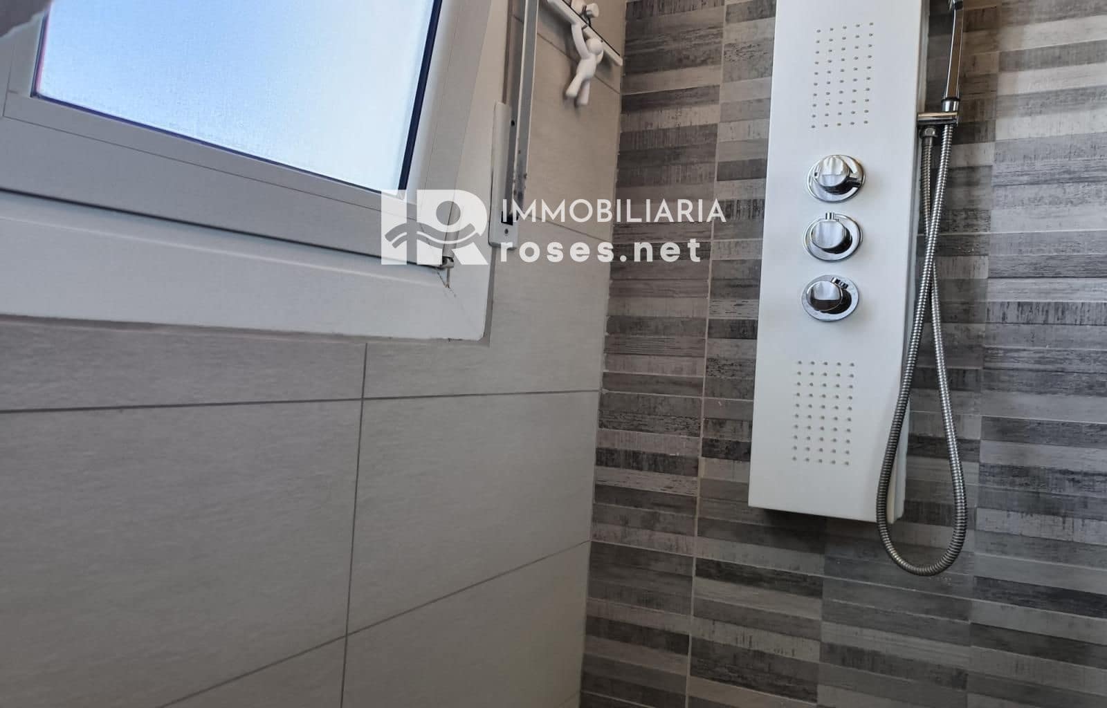 2 bedroom Flat for sale in Roses - € 249,000 (Ref: 9292374)